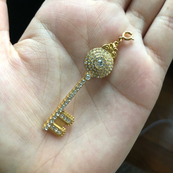 sorrelli sparkly key pendant ๐๐ - Picture 2 of 8